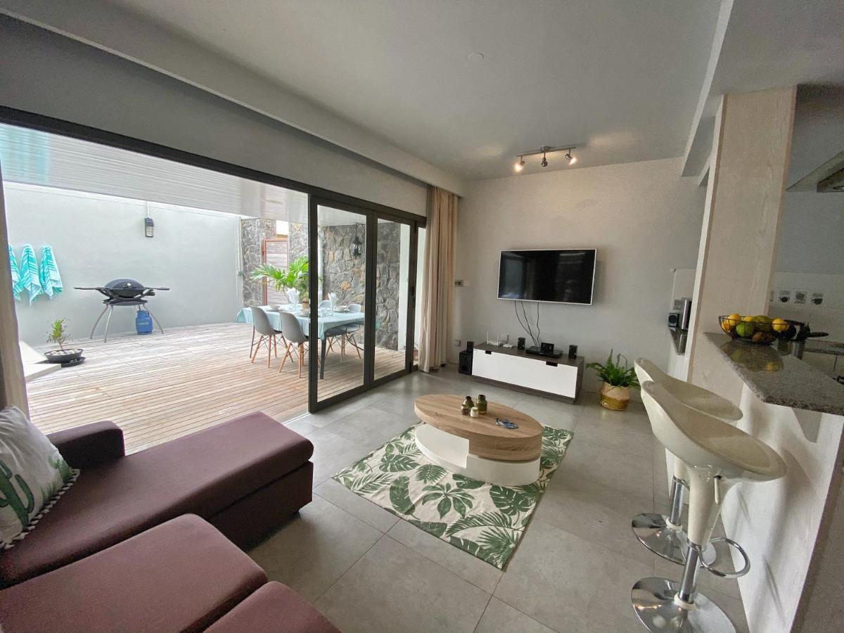 Apartment Under The Tropics *